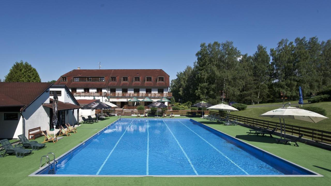 Sporthotel Kácov Eksteriør billede